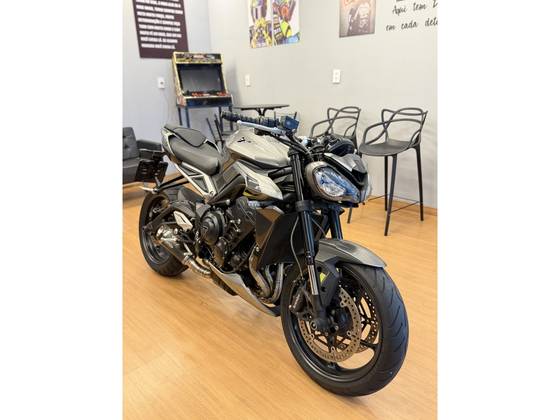 TRIUMPH STREET TRIPLE 765 RS TRIUMPH STREET TRIPLE 765 RS